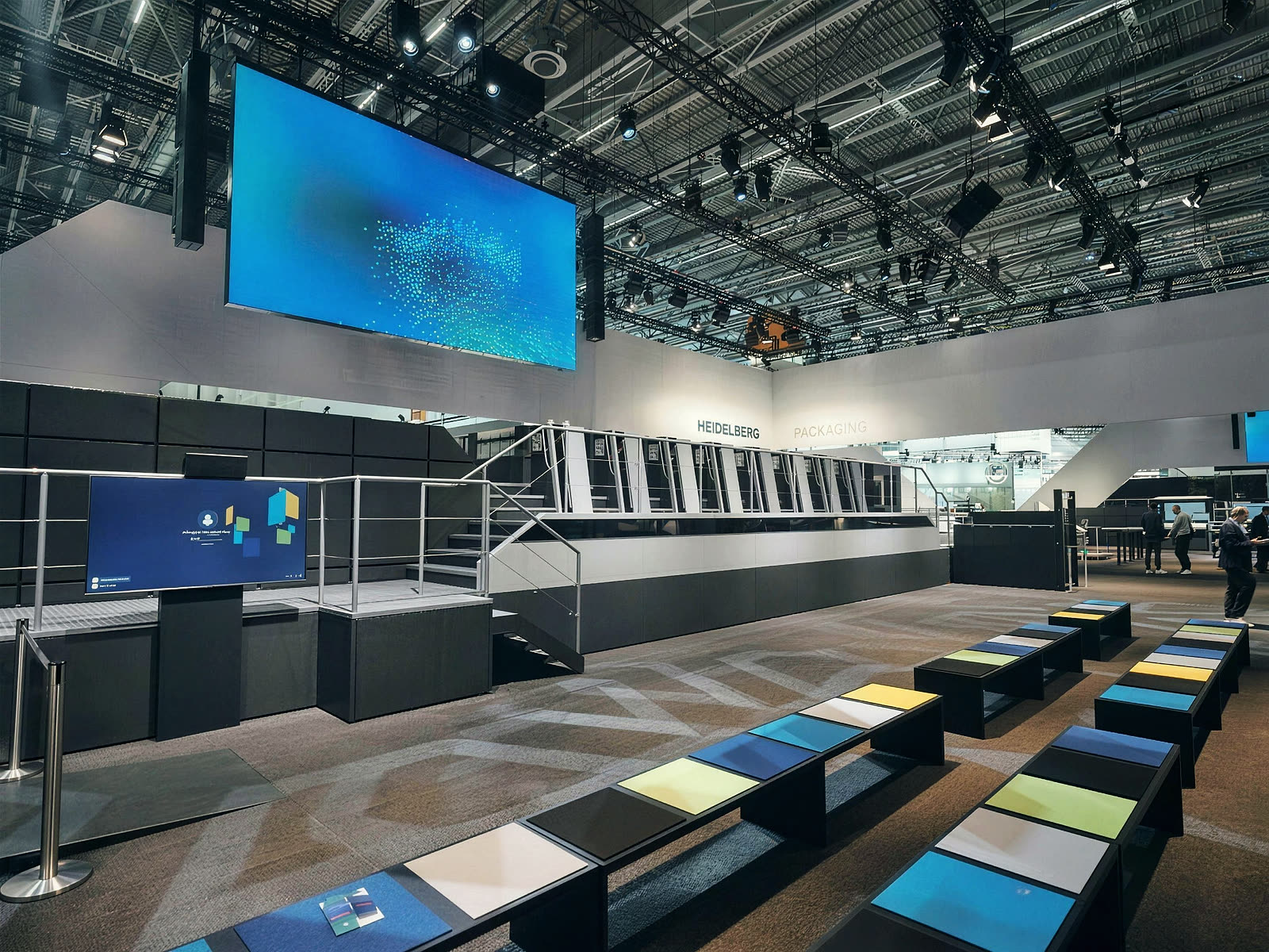 Messestand und Pressekonferenz auf der Druckmesse, Foto von VYSUALIZED
