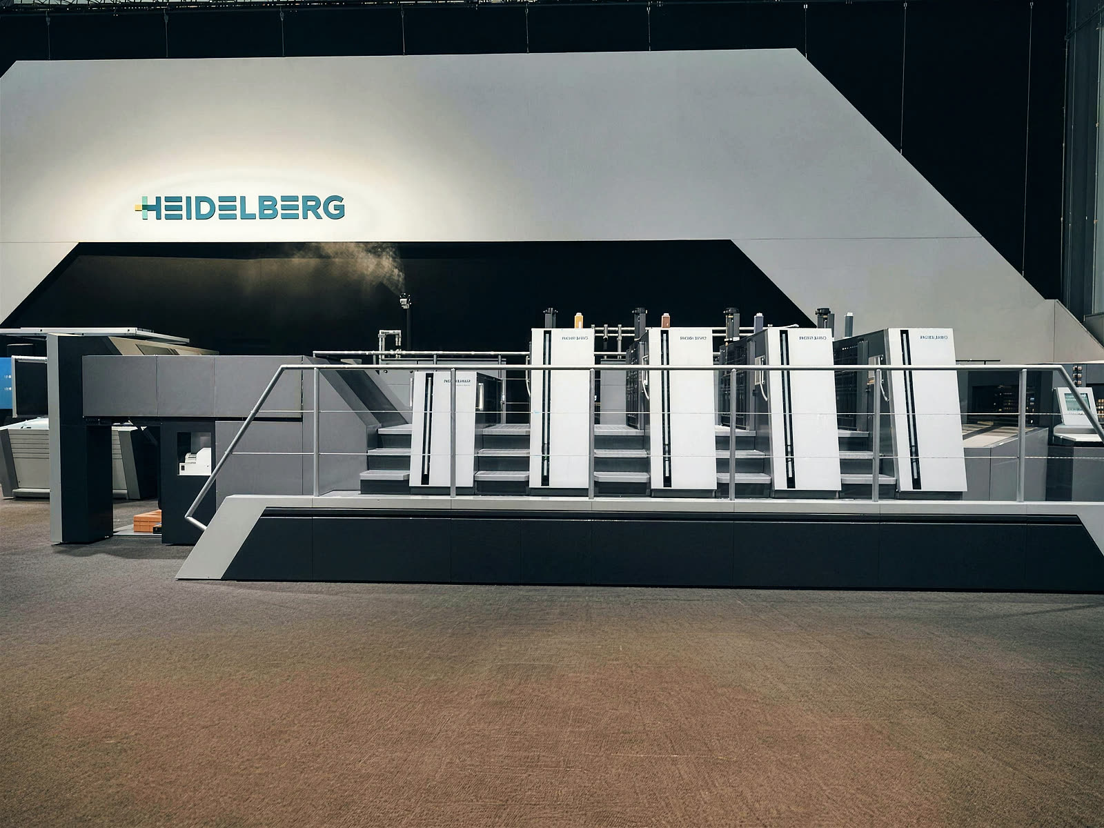 Messestand und Pressekonferenz auf der Druckmesse, Foto von VYSUALIZED
