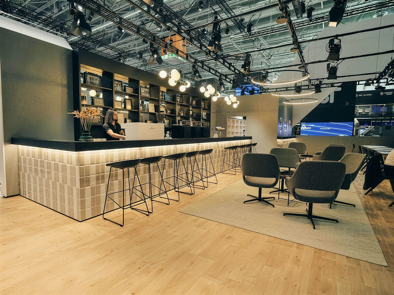 Messestand und Pressekonferenz auf der Druckmesse, Foto von VYSUALIZED