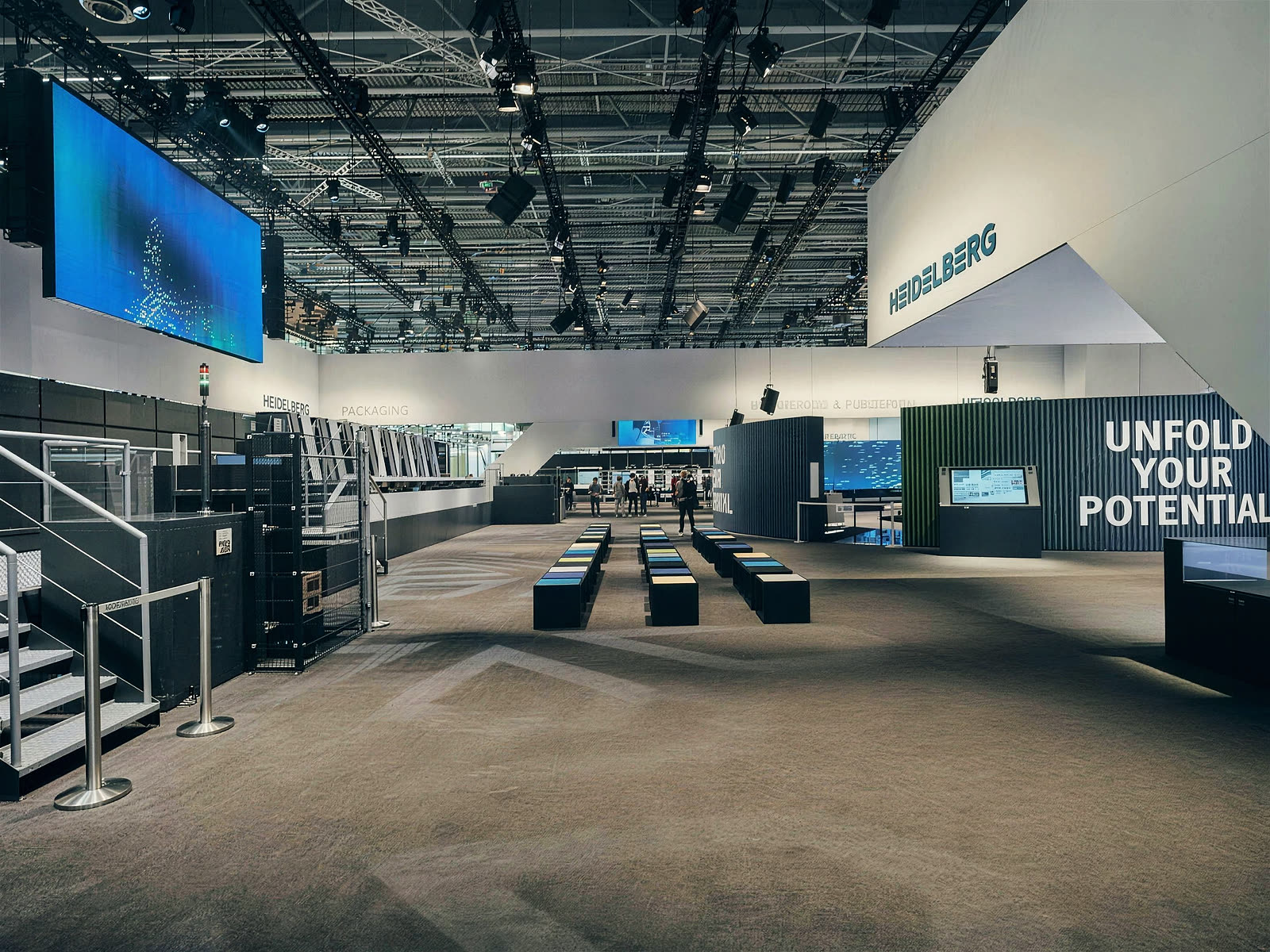 Messestand und Pressekonferenz auf der Druckmesse, Foto von VYSUALIZED