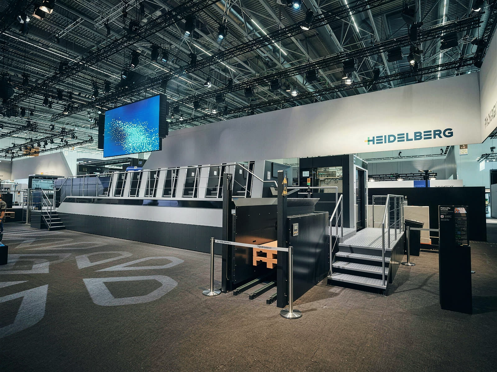 Messestand und Pressekonferenz auf der Druckmesse, Foto von VYSUALIZED