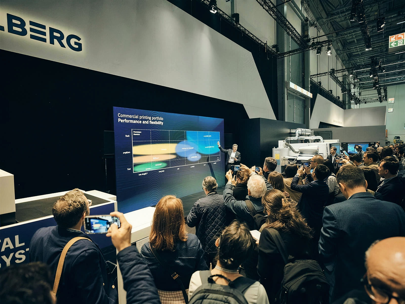 Messestand und Pressekonferenz auf der Druckmesse, Foto von VYSUALIZED