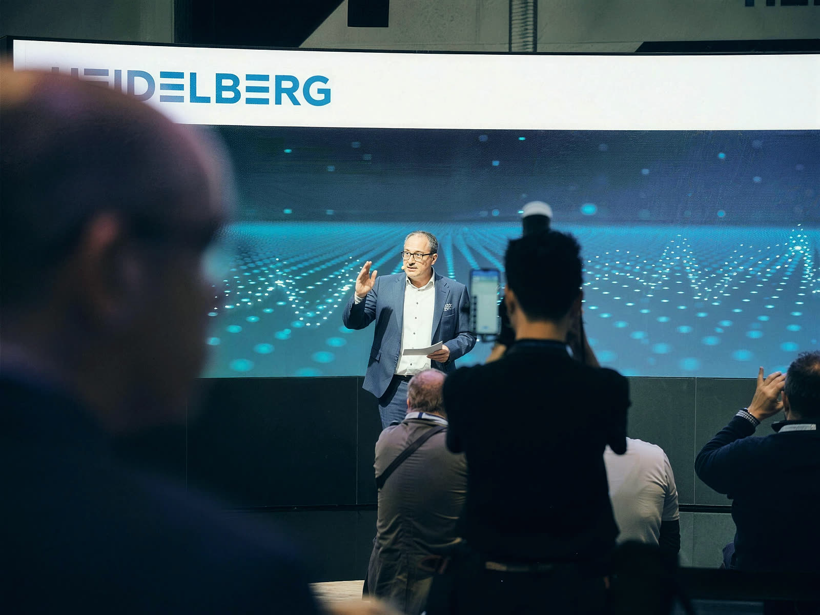 Messestand und Pressekonferenz auf der Druckmesse, Foto von VYSUALIZED