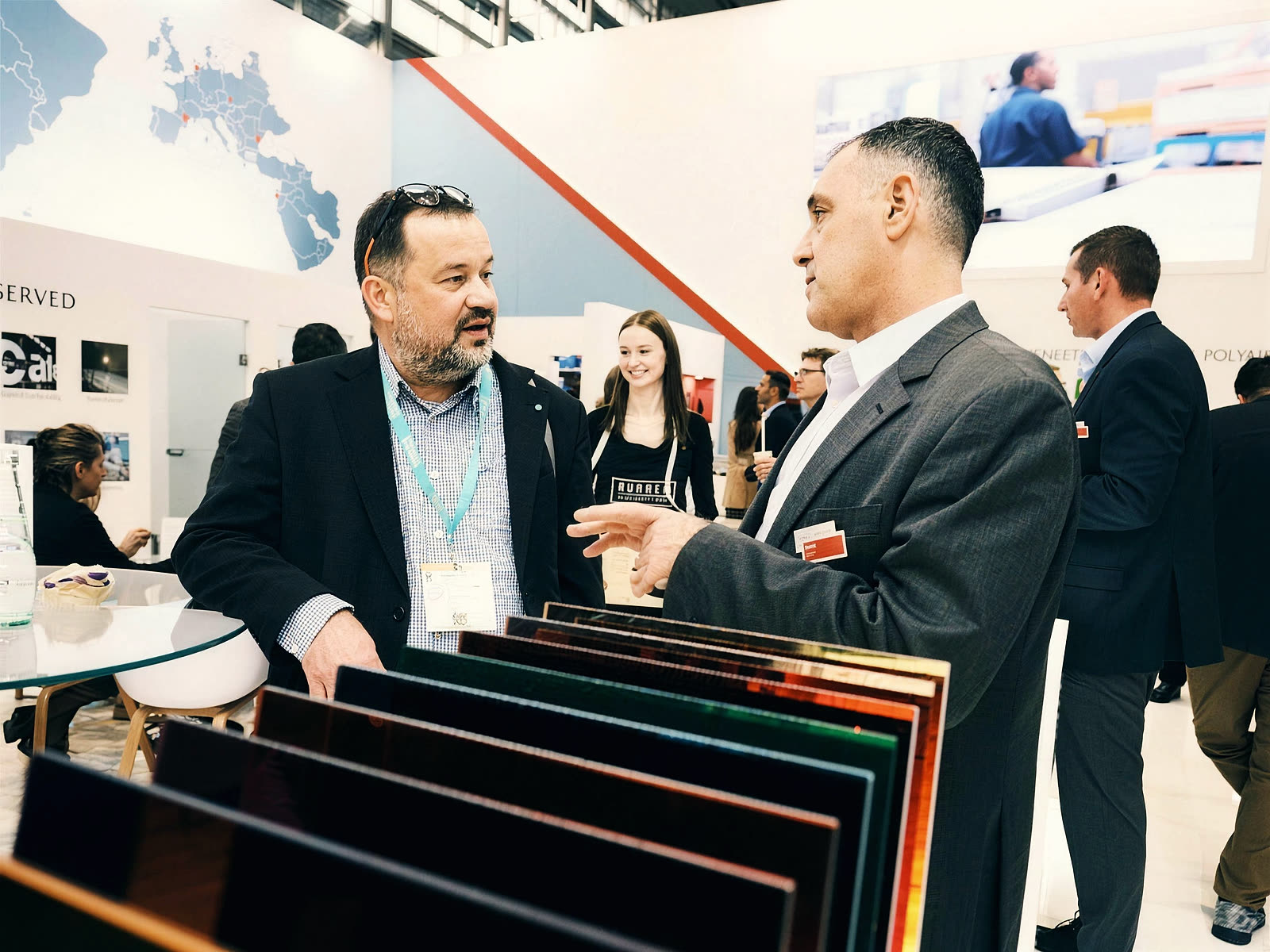 Messestand auf der Kunststoffmesse, Foto von VYSUALIZED